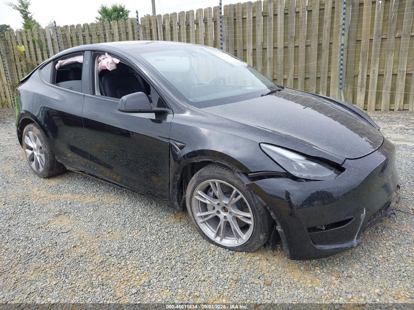 TESLA MODEL Y - zdjęcie 1