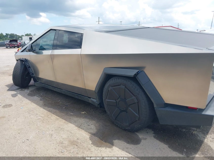 TESLA CYBERTRUCK - zdjęcie 14