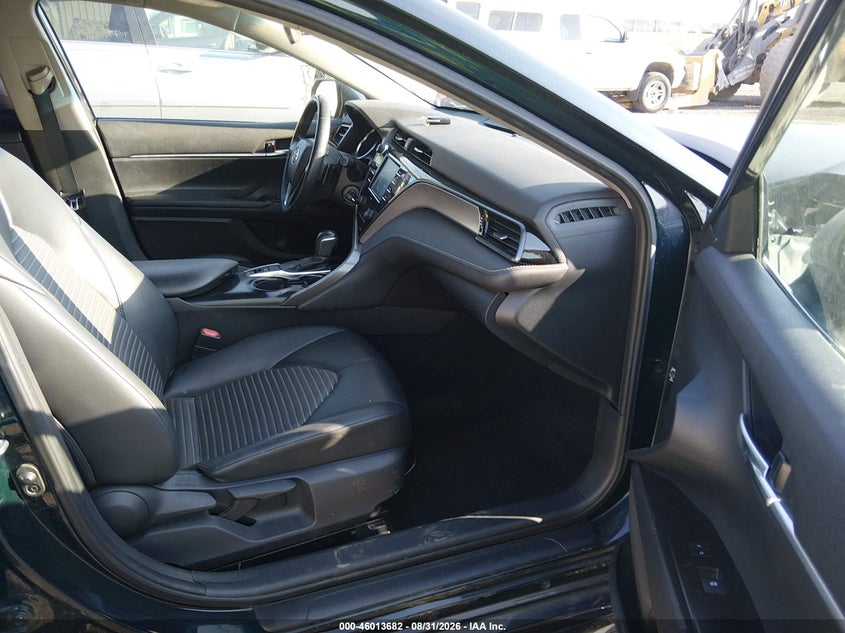 TOYOTA CAMRY - zdjęcie 5