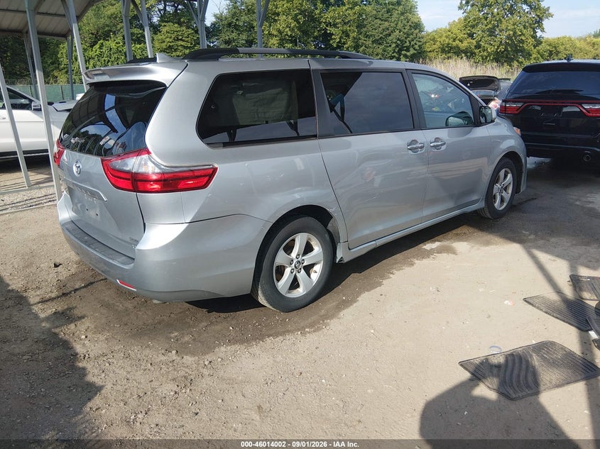 TOYOTA SIENNA - zdjęcie 4