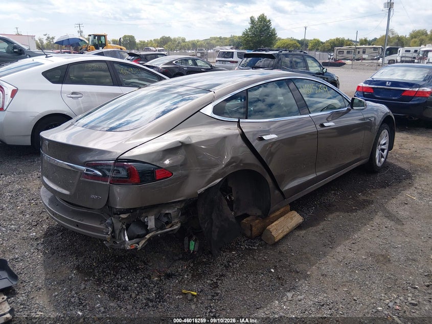 TESLA MODEL S - zdjęcie 4