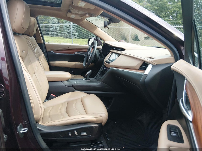 CADILLAC XT5 - zdjęcie 5