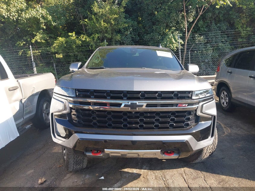 CHEVROLET SUBURBAN - zdjęcie 13