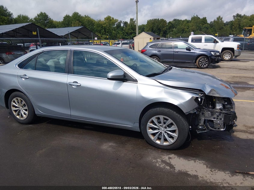 TOYOTA CAMRY - zdjęcie 14