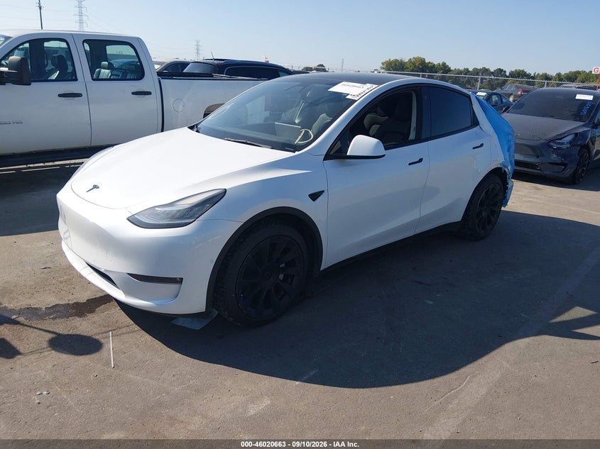 TESLA MODEL Y - zdjęcie 2