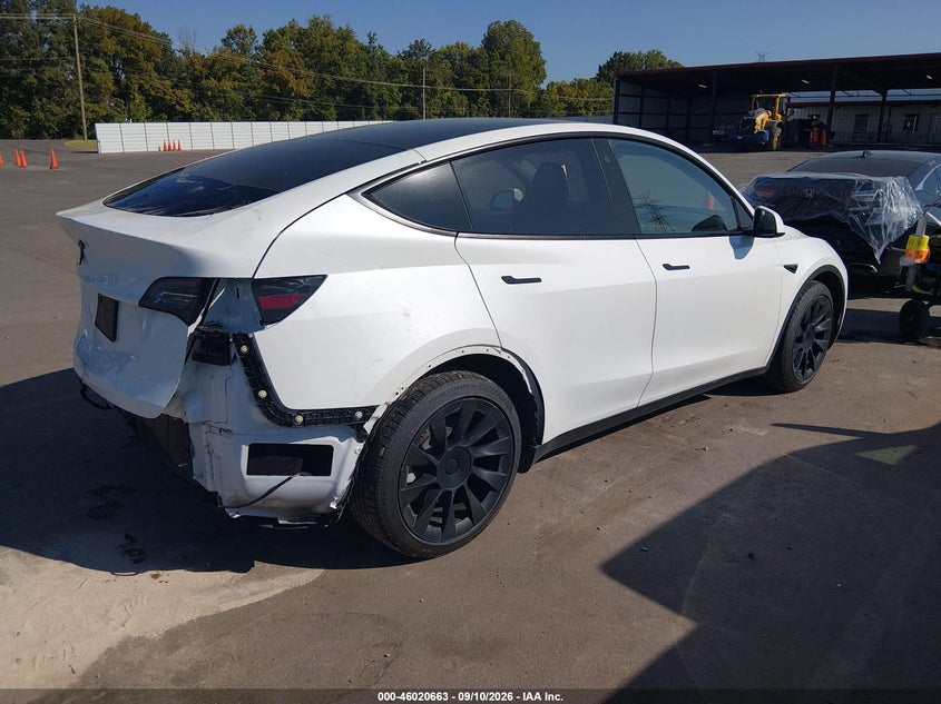TESLA MODEL Y - zdjęcie 4