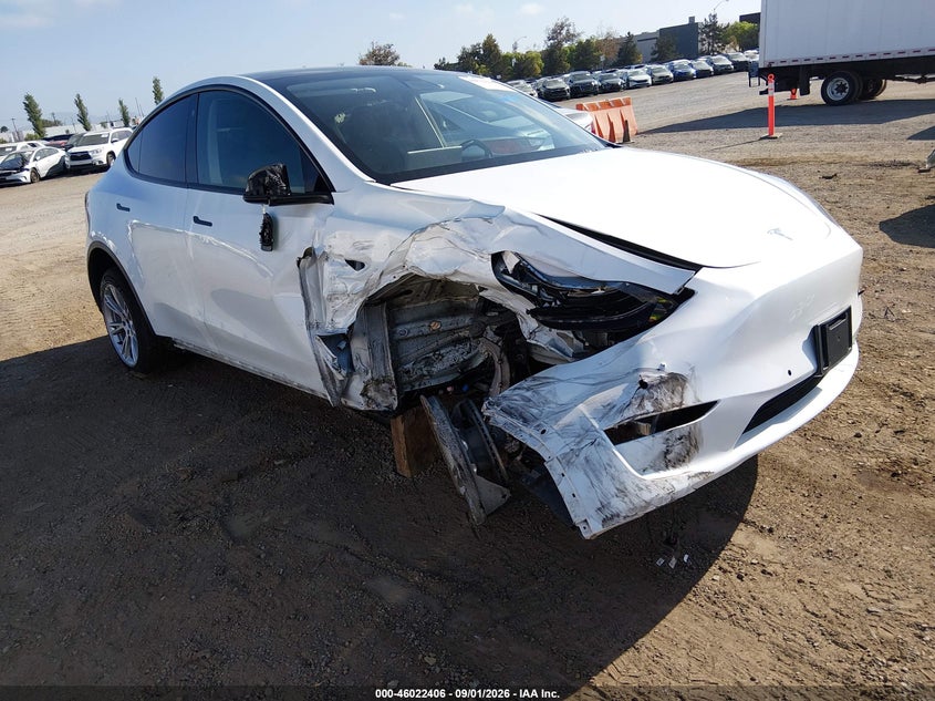 TESLA MODEL Y - zdjęcie 1