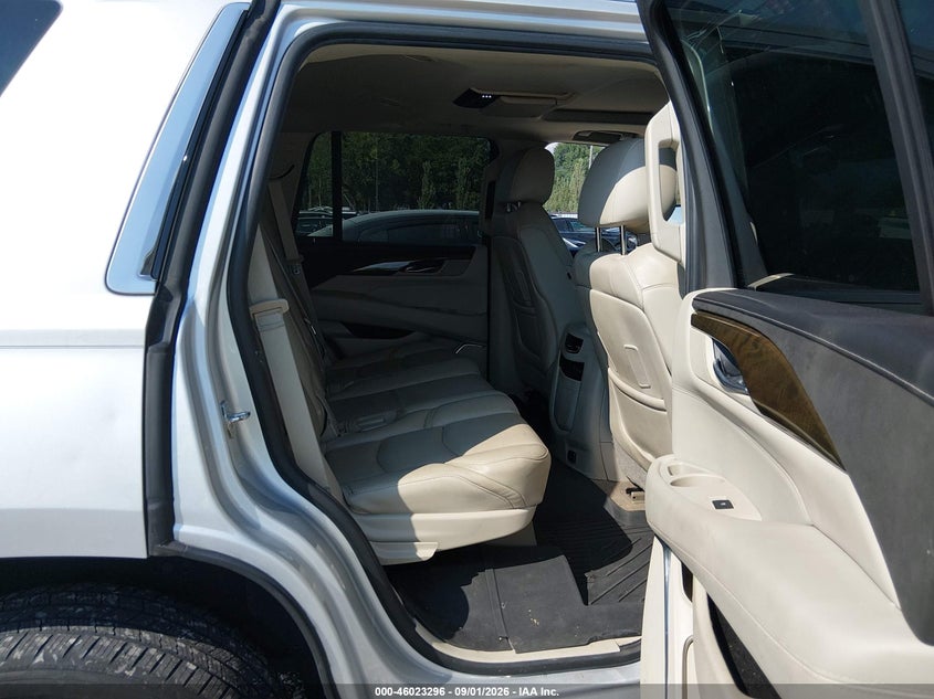 CADILLAC ESCALADE - zdjęcie 8