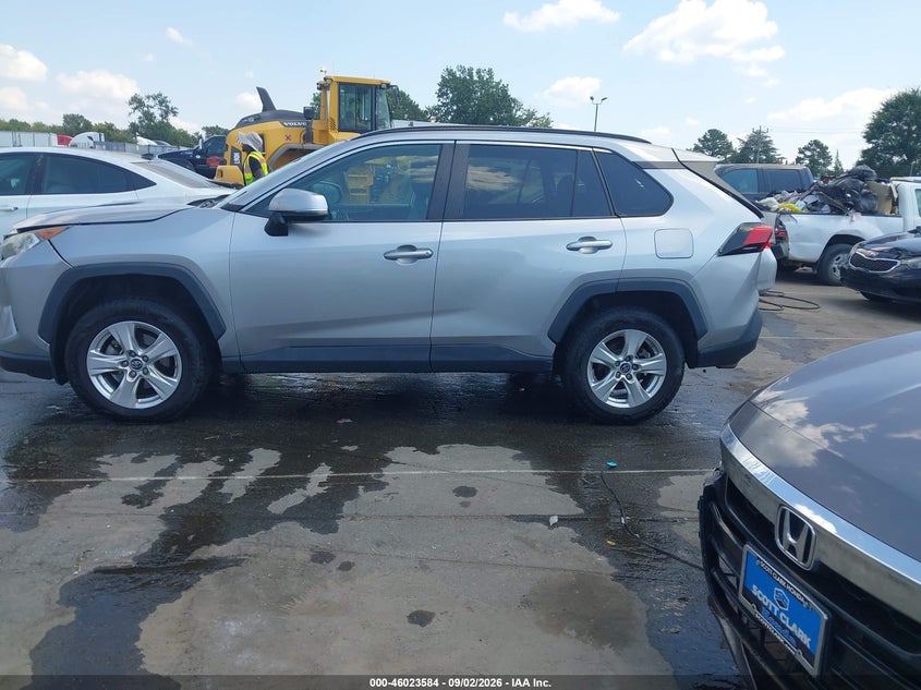 TOYOTA RAV4 - zdjęcie 14