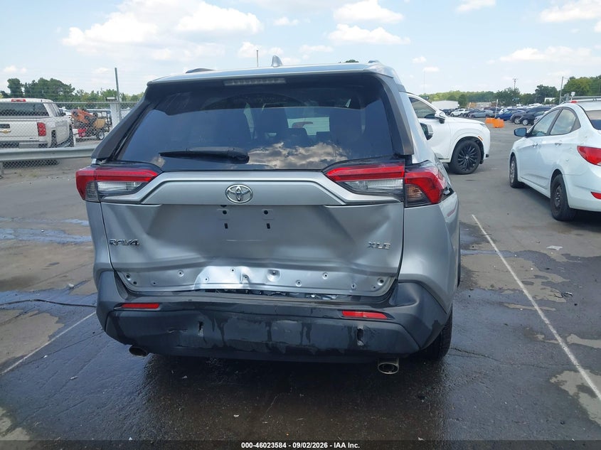 TOYOTA RAV4 - zdjęcie 16