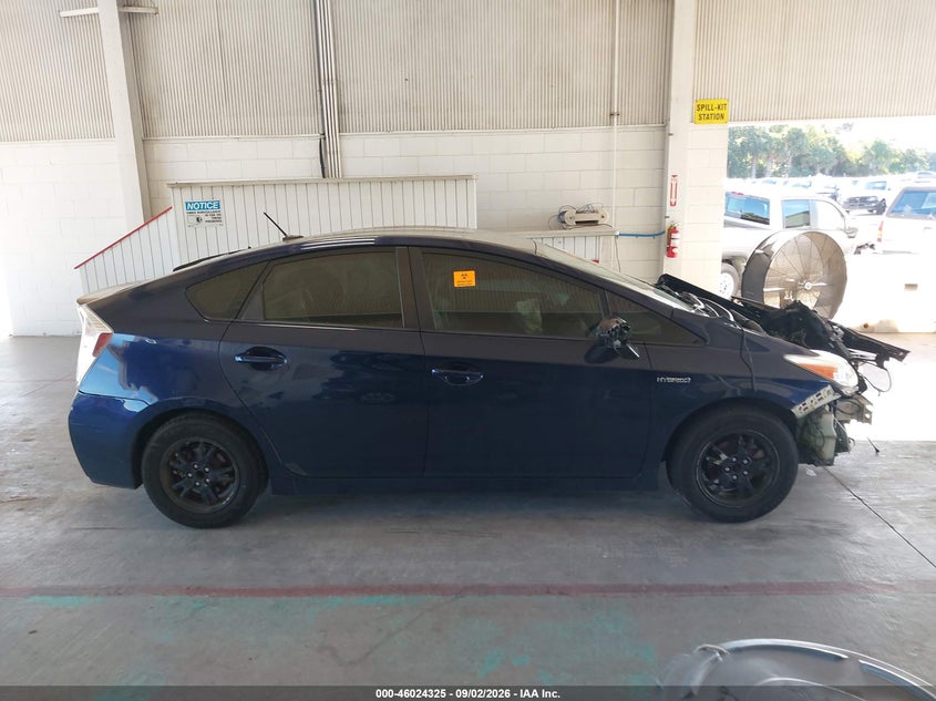 TOYOTA PRIUS - zdjęcie 13