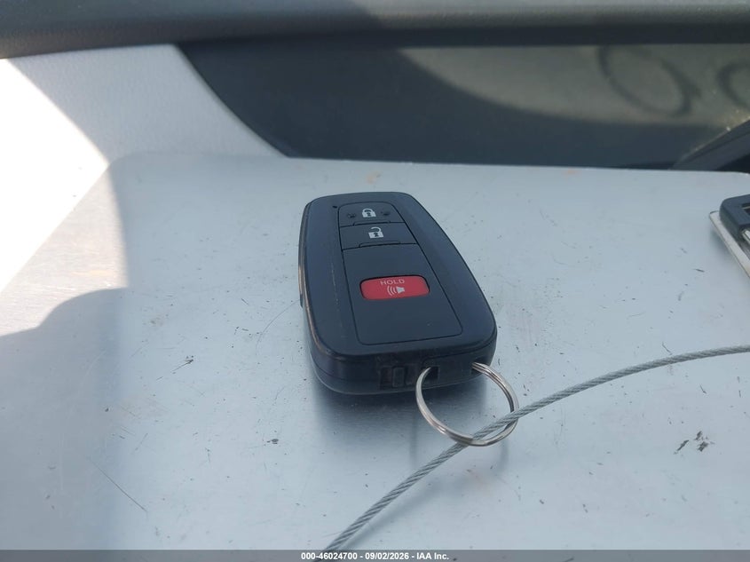 TOYOTA PRIUS - zdjęcie 11