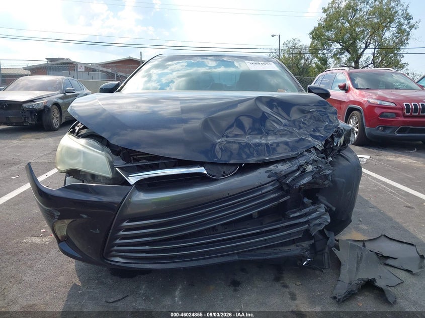 TOYOTA CAMRY - zdjęcie 12