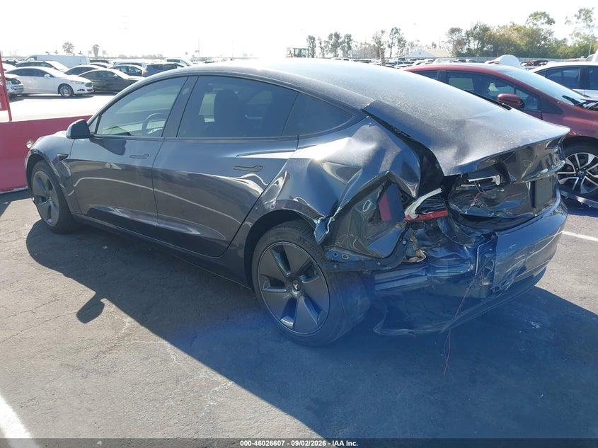 TESLA MODEL 3 - zdjęcie 3