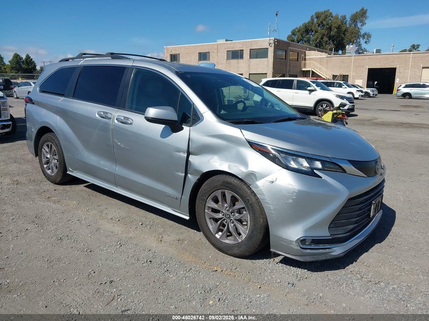 TOYOTA SIENNA - zdjęcie 1