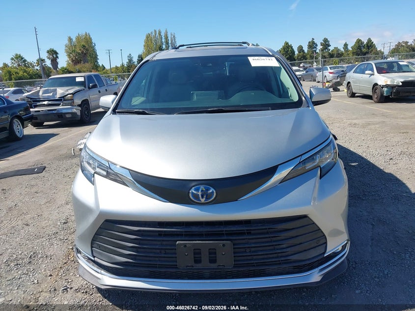 TOYOTA SIENNA - zdjęcie 12