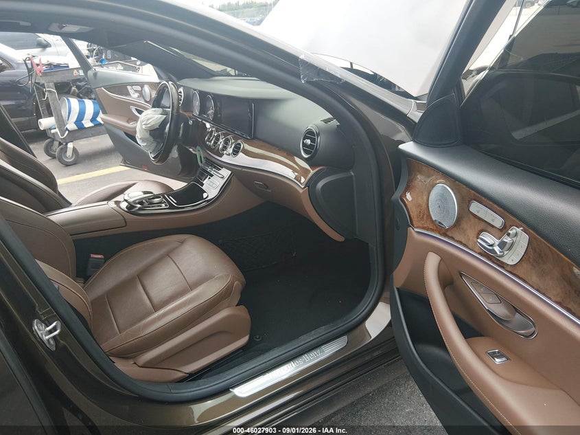 MERCEDES-BENZ E 300 - zdjęcie 5
