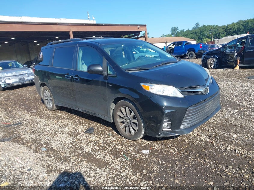 TOYOTA SIENNA - zdjęcie 1