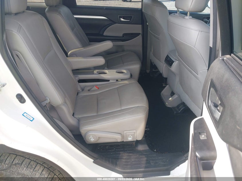 TOYOTA HIGHLANDER - zdjęcie 8
