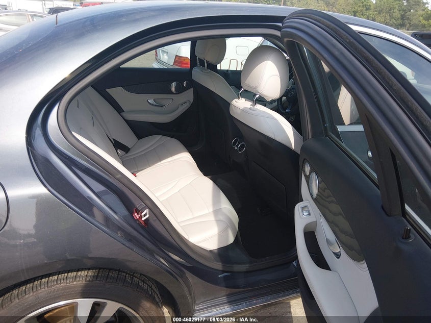 MERCEDES-BENZ C 300 - zdjęcie 8