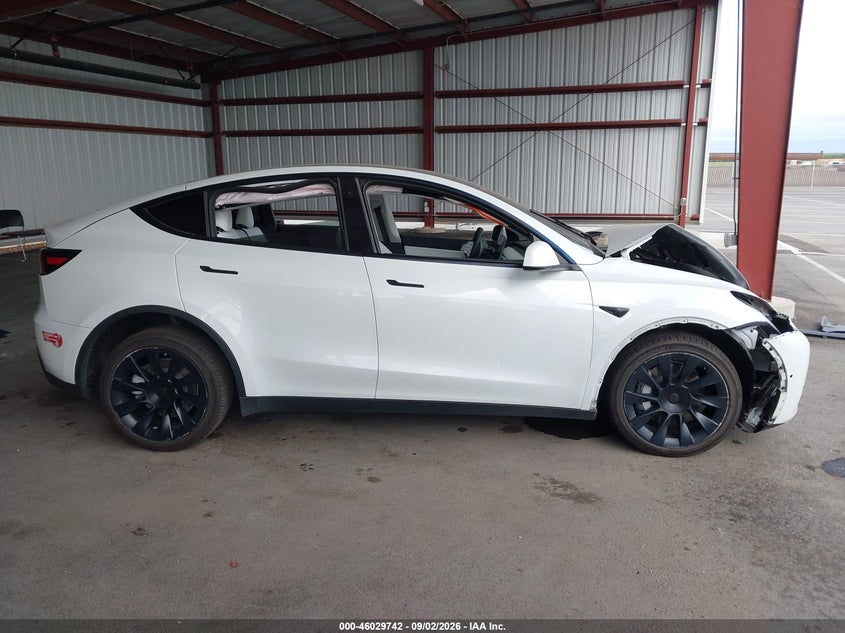 TESLA MODEL Y - zdjęcie 14