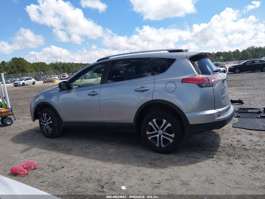 TOYOTA RAV4 - zdjęcie 15