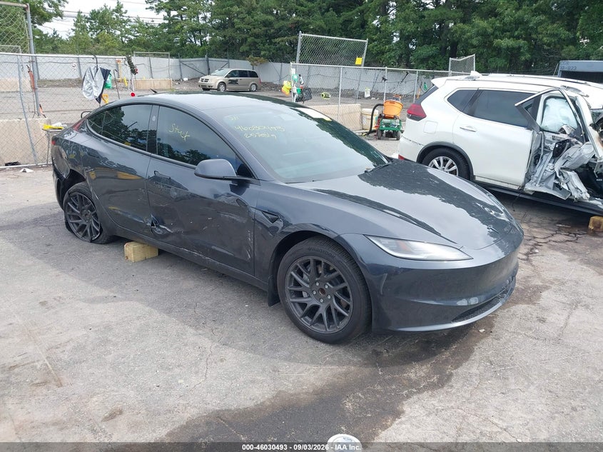 TESLA MODEL 3 - zdjęcie 1