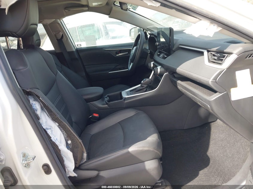 TOYOTA RAV4 - zdjęcie 5