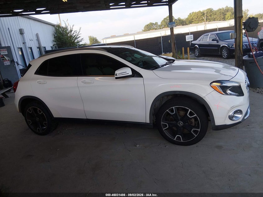 MERCEDES-BENZ GLA 250 - zdjęcie 13