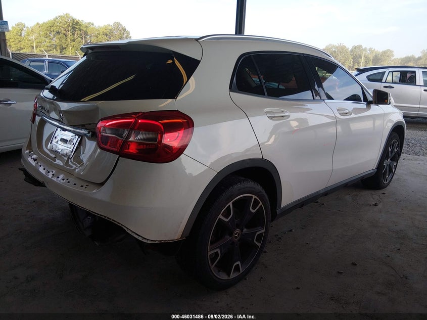 MERCEDES-BENZ GLA 250 - zdjęcie 4
