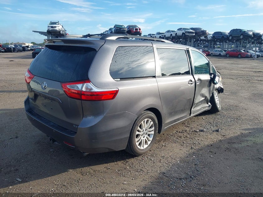 TOYOTA SIENNA - zdjęcie 4