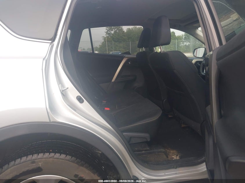 TOYOTA RAV4 - zdjęcie 8