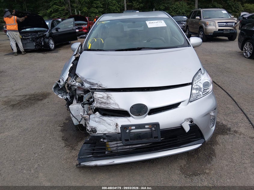 TOYOTA PRIUS - zdjęcie 11