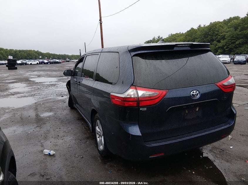 TOYOTA SIENNA - zdjęcie 3