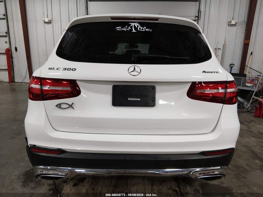MERCEDES-BENZ GLC 300 - zdjęcie 17