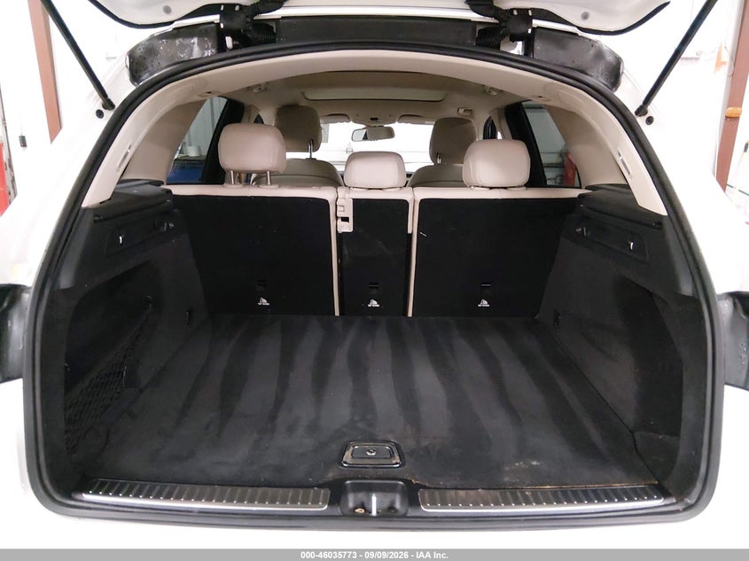 MERCEDES-BENZ GLC 300 - zdjęcie 18
