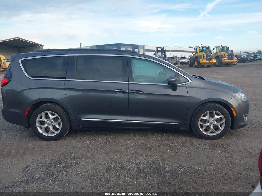 CHRYSLER PACIFICA - zdjęcie 13