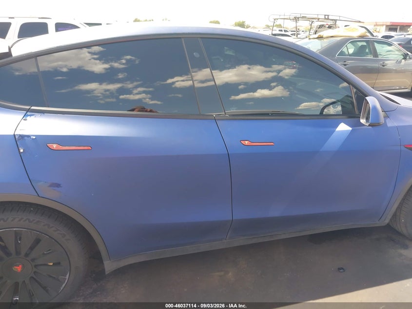 TESLA MODEL Y - zdjęcie 13