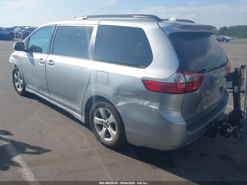 TOYOTA SIENNA - zdjęcie 3