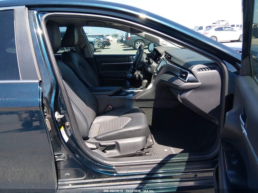 TOYOTA CAMRY - zdjęcie 5