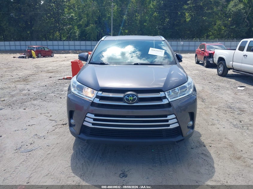 TOYOTA HIGHLANDER - zdjęcie 12