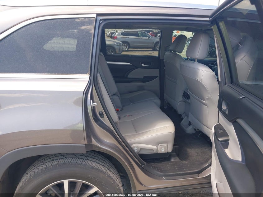 TOYOTA HIGHLANDER - zdjęcie 8