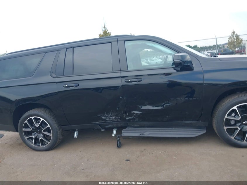 CHEVROLET SUBURBAN - zdjęcie 6