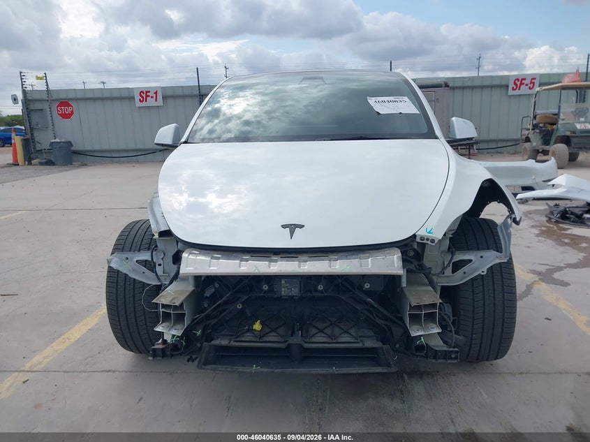 TESLA MODEL Y - zdjęcie 13