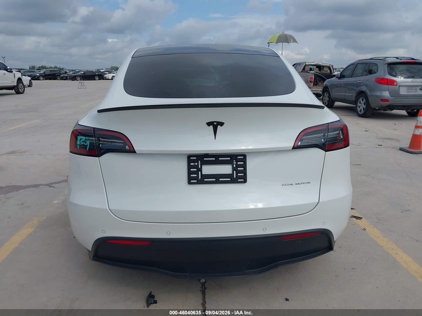 TESLA MODEL Y - zdjęcie 17