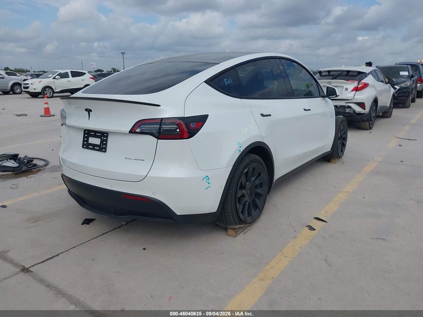 TESLA MODEL Y - zdjęcie 4