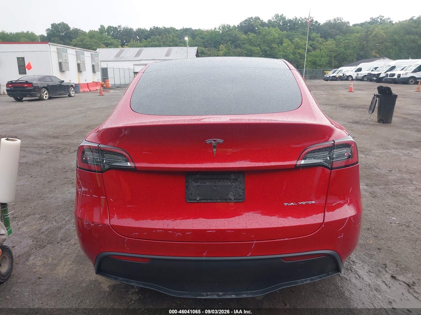 TESLA MODEL Y - zdjęcie 17