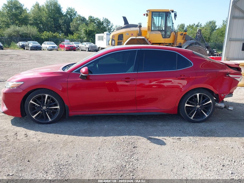 TOYOTA CAMRY - zdjęcie 14