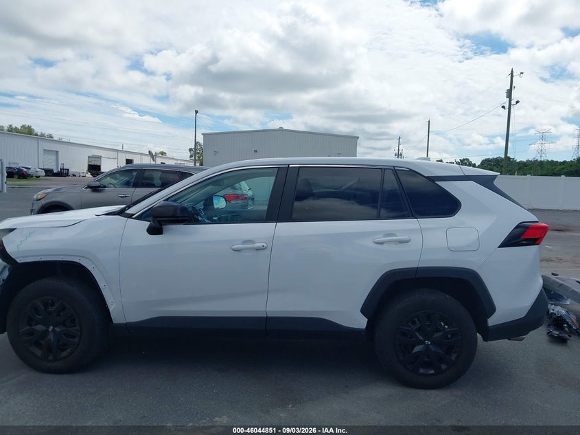 TOYOTA RAV4 - zdjęcie 15
