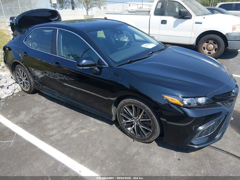 TOYOTA CAMRY - zdjęcie 1